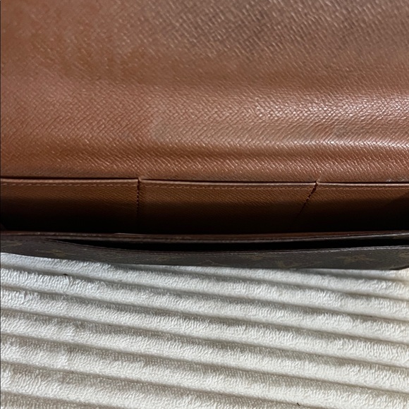 Louis Vuitton Dark Brown Monogram Clutch - Picture 5 of 5